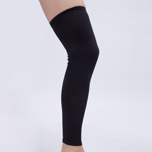 Venta al por mayor de rodilleras de compresión de apoyo gimnasio guardias deportes protección coderas y rodilleras para correr al aire libre entrenamiento para hombres y mujeres - Product Image 2