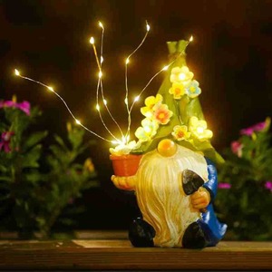 Gnome <span class=keywords><strong>de</strong></span> <span class=keywords><strong>jardin</strong></span> en résine peint à la main à énergie solaire avec un design <span class=keywords><strong>de</strong></span> dessin animé pour les jardins, les cours, les salons et les balcons - Product Image 3