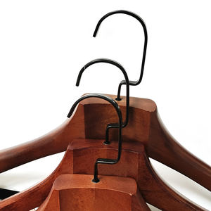 Cintre <span class=keywords><strong>de</strong></span> costume en <span class=keywords><strong>bois</strong></span> personnalisé <span class=keywords><strong>de</strong></span> vente chaude cintres résistants vêtements barre antidérapante cintres en <span class=keywords><strong>bois</strong></span> - Product Image 2