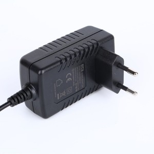 Adaptador de corriente GVE, salida CC de 12V 2.5A para robot aspirador, enchufe para Europa y América - Product Image 2