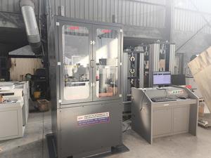 Instrument de test spécial électro-hydraulique servo pour boîte en plastique et en bois, testeur de <span class=keywords><strong>compression</strong></span> pour boîte d'emballage en carton - Product Image 1