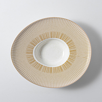 Hôtel haut de gamme en céramique Triangle Platos pour la gastronomie moléculaire Porcelaine Caviar Plats Vaisselle de mariage Assiette de vaisselle unique