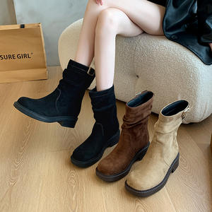 Botines <span class=keywords><strong>de</strong></span> Ante <span class=keywords><strong>para</strong></span> <span class=keywords><strong>Mujer</strong></span> 712-4, Estilo Británico Retro, Pantorrilla Ancha, Ajuste Holgado Versátil, Diseño con Hebilla, Calzado Casual Diario <span class=keywords><strong>para</strong></span> <span class=keywords><strong>Mujer</strong></span> - Product Image 1