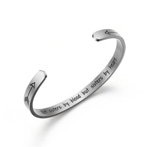 Bracelets d'amitié pour les meilleures amies, cadeau de fin d'études, bijoux d'amitié, pas sœurs en sang mais sœurs en cœur, bracelet jonc - Product Image 1