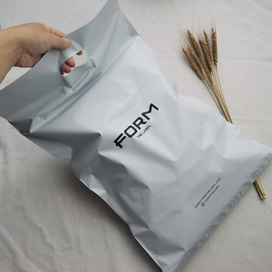Sustainable Biodegradable Compostable Plastic Express Courier Postage <strong>Custom</strong> Logo <strong>Poly</strong> <strong>Mailers</strong> Mailing Bags With Die Cut Handle - Product Image 2