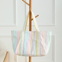 Sac de voyage pour femme en toile personnalisé avec logo personnalisé, multi-rayures, bordure arc-en-ciel, vente en gros
