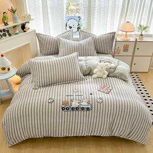 Ensemble de literie pour enfants en velours de lait moelleux et doux de haute qualité, mignon, épais, en forme de <span class=keywords><strong>pingouin</strong></span>, dessin animé, broderie, 4 pièces, pour l'hiver - Product Image 4