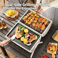 Barbecue au charbon de bois compact et portable pour le camping en plein air avec cheminée pliable