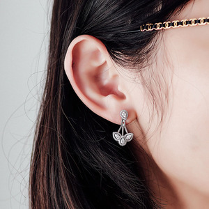 La Pousette Boucles d'oreilles poire et diamant Boucles d'oreilles avant arrière en or Boucles d'oreilles en diamant de laboratoire 18 carats - Product Image 6