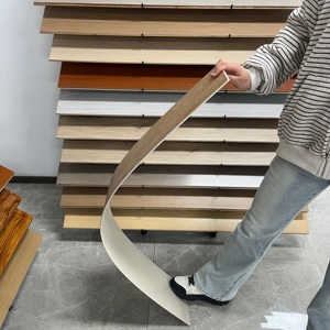 Échantillon gratuit de revêtement de <span class=keywords><strong>sol</strong></span> en vinyle SPC écologique antidérapant à emboîtement de 4 mm d'épaisseur, à clic rapide pour les chambres et les cuisines - Product Image 4