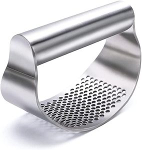 Presse-ail manuelle circulaire en acier inoxydable, courbée, écologique, durable, outil de cuisine en stock pour usage domestique - Product Image 1