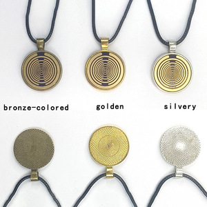 Collar de Joyería Energética Lakhovsky con Oscilador Multi-Onda MWO, Disco Polarizado de Cobre Puro Bañado en Oro - Product Image 2