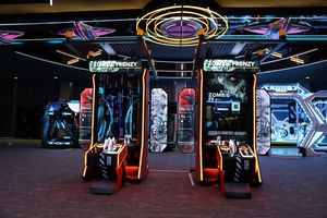 Simulador de Tiro VR Interactivo para 2 Personas con Temática de Zombis, Plataforma de Movimiento de PC de Fibra de Vidrio Resistente, 5 Juegos, Centro Comercial, Deportes - Product Image 4