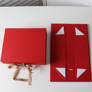 Scatole di abbigliamento di lusso personalizzate per imballaggio in cartone vestiti/<span class=keywords><strong>scarpe</strong></span> scatola regalo magnetica bianca opaca con nastro - Product Image 6