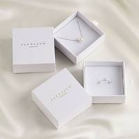 Boîte cadeau de luxe personnalisée avec logo blanc et rose pour bijoux, emballage pour bagues, boucles d'oreilles, pochette à bijoux