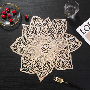 طاولة طعام مزخرفة مفرغة من الحصير الذهبية المعدنية مناسبة للعطلات وحفلات الزفاف - Product Image 2