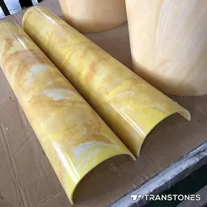 Coluna de alabastro falso flexível translúcido amarelo polido interior decorado tamanho personalizado