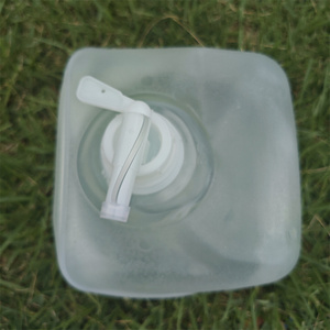 Bon marché prix 10L <span class=keywords><strong>20L</strong></span> en plastique souple Cubitainer sac bonne étanchéité pas de fuite avec forme carrée pliable Jerry Can trous <span class=keywords><strong>robinet</strong></span> dans la poignée de la boîte - Product Image 4