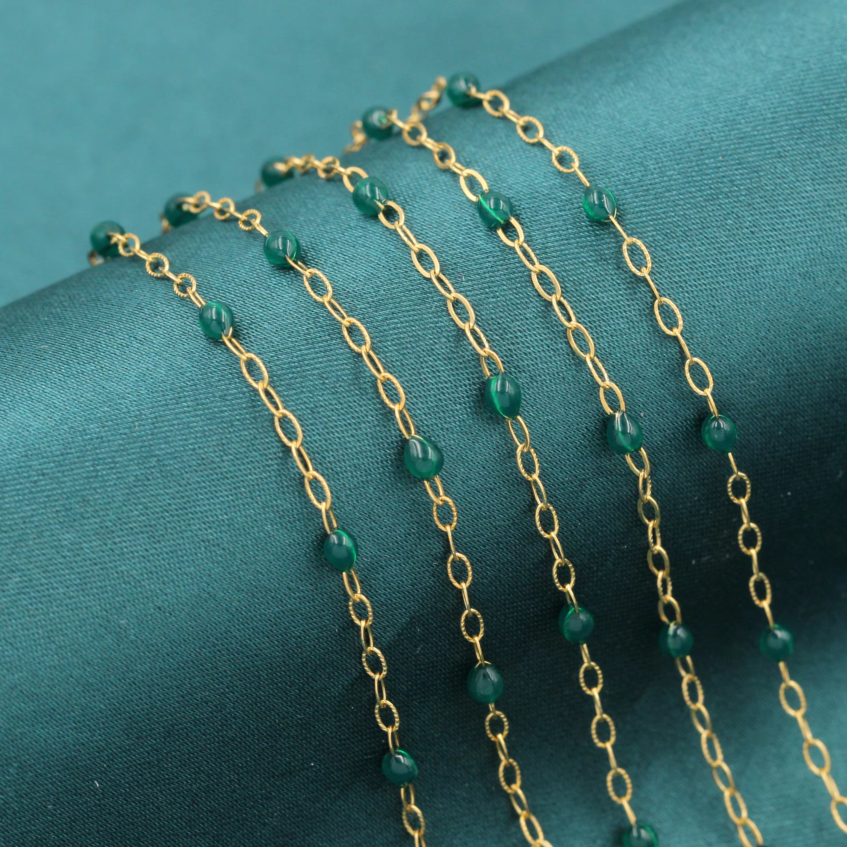 เคลือบสีเขียว