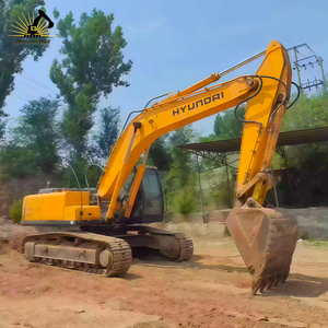 Vente flash : Excavatrice sur chenilles d'occasion Hyundai 305LC-7 de 30 tonnes avec moteur Cummins et composants de transmission en stock - Product Image 1