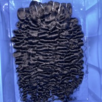 Vente en gros de tissages de cheveux naturels ondulés bruts du Cambodge, extensions de cheveux bouclés birmans, lots de cheveux humains alignés sur les cuticules, fournisseur