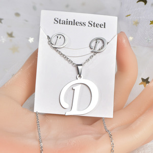 Ensemble de bijoux pendentif collier et boucles d'oreilles 26 lettres anglaises inaltérables, tendance <span class=keywords><strong>2022</strong></span>, en acier inoxydable, argent, titane et or - Product Image 6