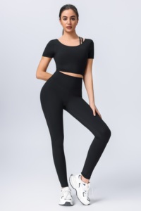 Set Yoga 2 Pezzi: Top Corto a Maniche Corte con Scollo Rotondo e Leggings a Vita Alta a Tutta Lunghezza con Spalline Incrociate, Senza Cuciture, Elasticizzato in Quattro Direzioni - Product Image 2