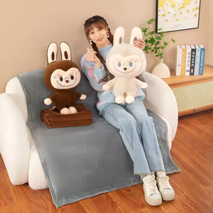 Graziosa coperta per bambola di peluche con cuscino ricamato che raffredda due In uno coperta a doppio uso e statuetta per animali domestici - Product Image 3