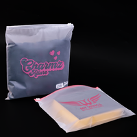 Sac à fermeture éclair en PE givré avec logo personnalisé, sac en plastique transparent refermable pour l'emballage des vêtements