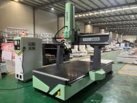 Otomatik Takım Değiştirme 4 Eksenli Ahşap CNC Router Profesyonel Kavisli Panel Yan Frezeleme Akıllı Ahşap İşleme Makinesi
