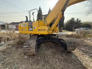 Excavatrice hydraulique Komatsu PC200-8 d'occasion, 20 tonnes, modèle 2022, capacité de la benne de 1,0 m, moteur et composants d'engrenage à vendre - Product Image 5