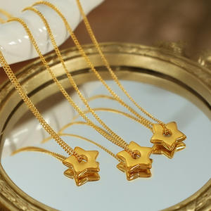 Set di Accessori Femminili con Collana Semplice a Forma di Stella Portafortuna e Orecchini Freschi Abbinabili, Effetto Ringiovanente - Product Image 3