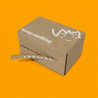Caja de Regalo para Envío de Calcetines, de Cartón Corrugado con Materiales Reciclados, con Tira de Apertura, Impresa y Autosellable