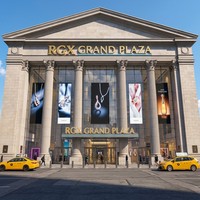 Écran LED extérieur P2.5 pour mur-rideau de bâtiment, affichage numérique, panneau d'affichage, écran de façade de grande place, luminosité >6500 Nits, garantie 2 ans