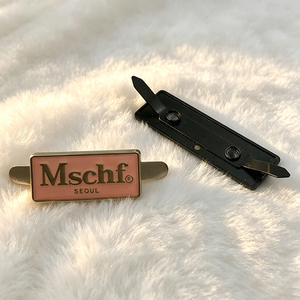 Etiquetas Metálicas Personalizadas de Alta Calidad, Cortadas con Láser, Grabadas, Ecológicas, Autoadhesivas, con Pinchos, para Ropa y Bolsos - Product Image 1
