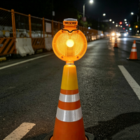 Feux de signalisation clignotants à LED solaires, feux de signalisation de sécurité routière industriels, feux de signalisation clignotants solaires