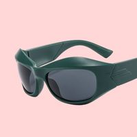 Lunettes de soleil Y2K incurvées pour femmes, verres en résine UV400, monture en PC, décoration pour les yeux style street dance
