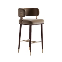 Tabouret de bar de luxe de style italien avec structure en bois et dossier personnalisable pour la maison, l'hôtel, le club, la réception