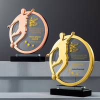 Nouveau trophée de football en cristal et métal gravé sur mesure, fabriqué en Chine, pour les joueurs d'attaque créatifs et exceptionnels, compétition sportive