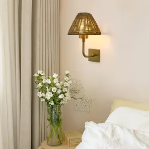 חדר שינה ליד המיטה אור יוקרתי מנורת קיר פשוט אישיות צל המוחלף על ידי שלט רחוק מתג קיר מנורת ראש
