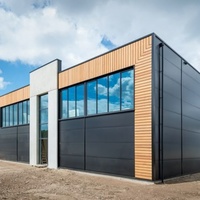 Showroom en acier préfabriqué innovant et imperméable |   Déploiement rapide, écologique et alimenté à l'énergie solaire |   Supermarché moderne dans un hôtel avec cour