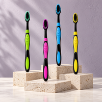 Brosse à dents manuelle à poils doux pour adultes, double couleur, poignée antidérapante, nettoyage en profondeur, brosse à dents personnalisable pour la maison