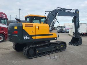 Nueva Excavadora Hyundai HX130A LCR de 13 Toneladas, Compacta, con Motor Perkins Stage V, Lista para Trabajos Urbanos, con Potencia Hidráulica - Product Image 5