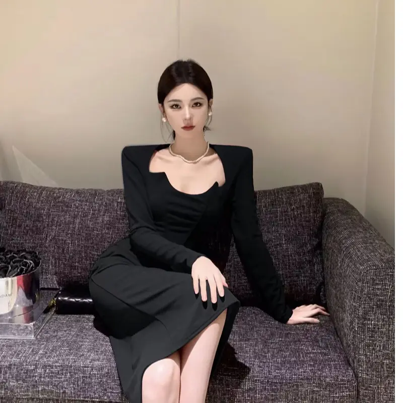 Knitted right angle shoulder pad French long dress for women in winter black sexy slim long sleeve dress
