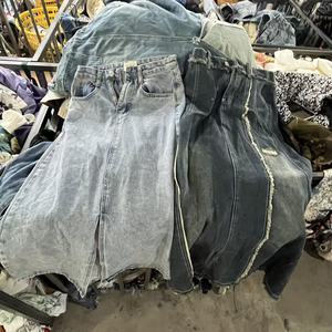 Jupe en jean décontractée taille haute pour <span class=keywords><strong>femme</strong></span>, grade A, d'occasion, longue, tendance, en gros, balles de 45 kg - Product Image 3