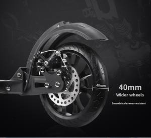 Monopattino Pieghevole E9 A5-<span class=keywords><strong>D</strong></span> con Doppie Ruote Antiscivolo, Pedana Poggiapiedi, Eco-friendly, OEM, per Commercio all'Ingrosso - Product Image 5