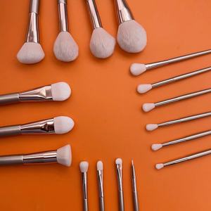 YRX Outils cosmétiques professionnels, ensemble de pinceaux de maquillage en poils synthétiques avec manche en bois rose doré, pinceaux de maquillage - Product Image 6