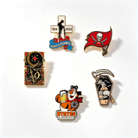 Broche commémorative vintage pirate en émail dur personnalisé, épinglette en métal émaillé, logo personnalisé, personnage irrégulier