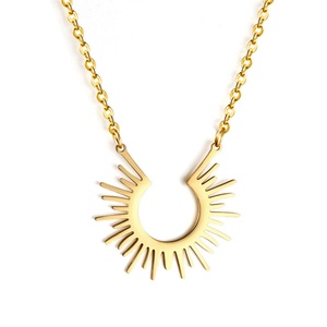 Juego de Joyería de Acero Inoxidable Chapado en Oro Personalizado con Pendientes y Collar de Sol para Mujer - Product Image 1