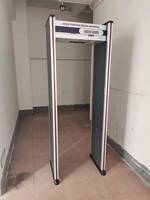 Porte de détection de métaux extérieure à six zones, étanche, anti-collision, protection IP44 pour aéroports, gares, hôtels